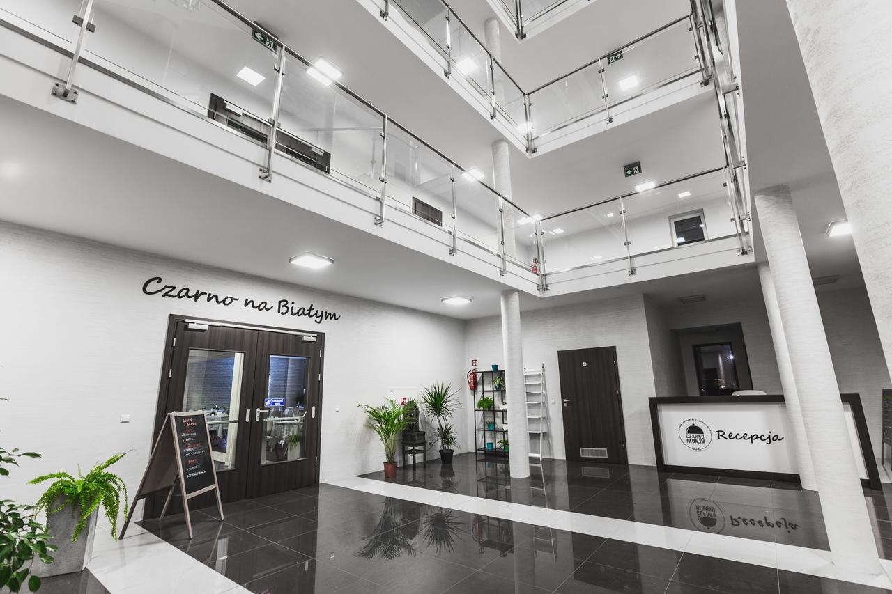 Czarno Na Bialym Krakow Exterior photo